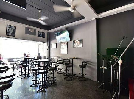 Escobar Guesthouse Jomtien Beach Extérieur photo